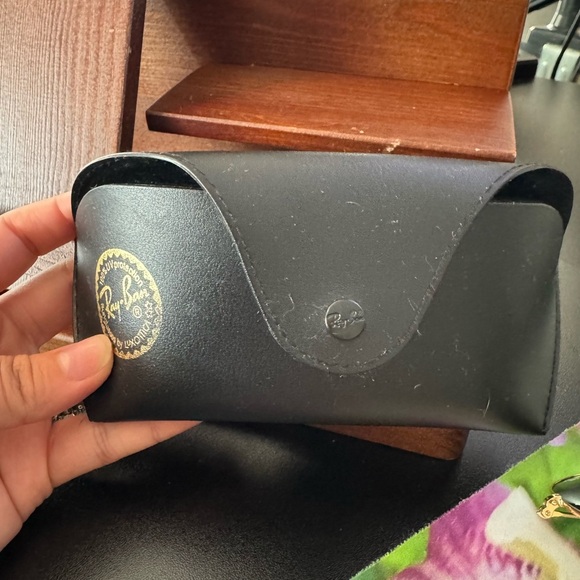 Ray-Ban Classic Gold Frame Sunglasses - Picture 7 of 7